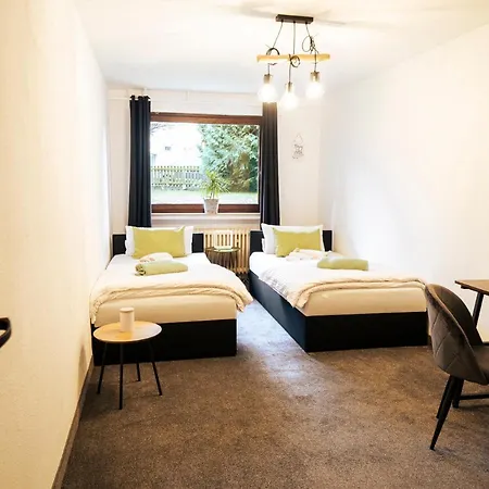 Truth Fuer 3 - Moderne Kueche - Smart Tv - Teppichboden