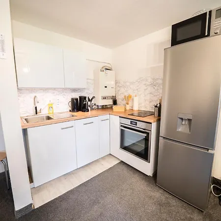 Apartament Truth Fuer 3 - Moderne Kueche - Smart Tv - Teppichboden *